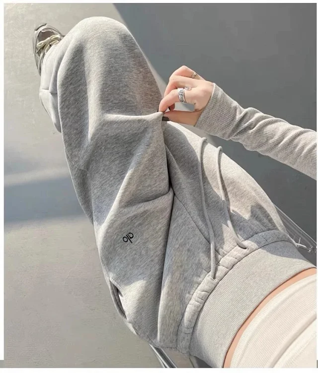 Alo Trousers High-waisted wide-leg drawstring sweatpants product detail image 16