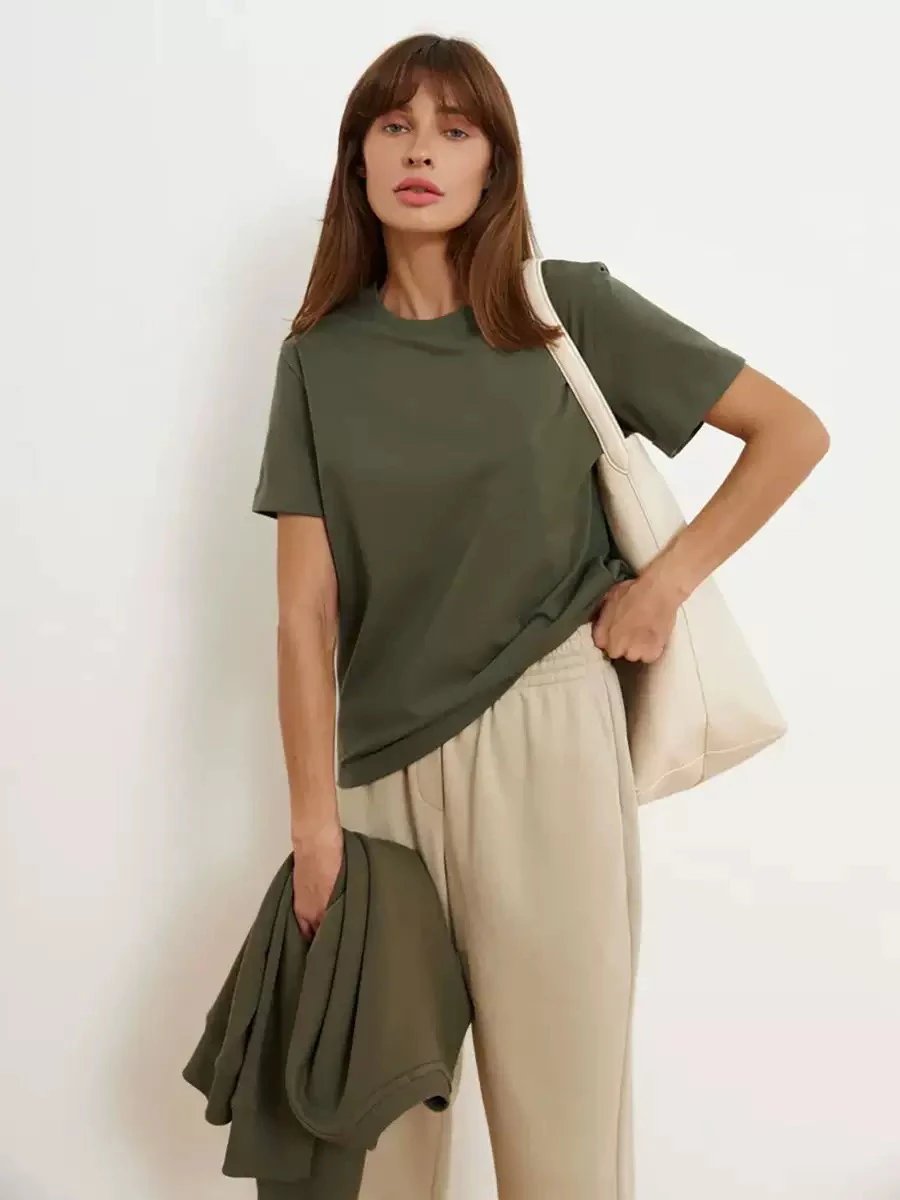 Alo Yoga T-Shirts Women's short-sleeve crewneck T-shirt image 14