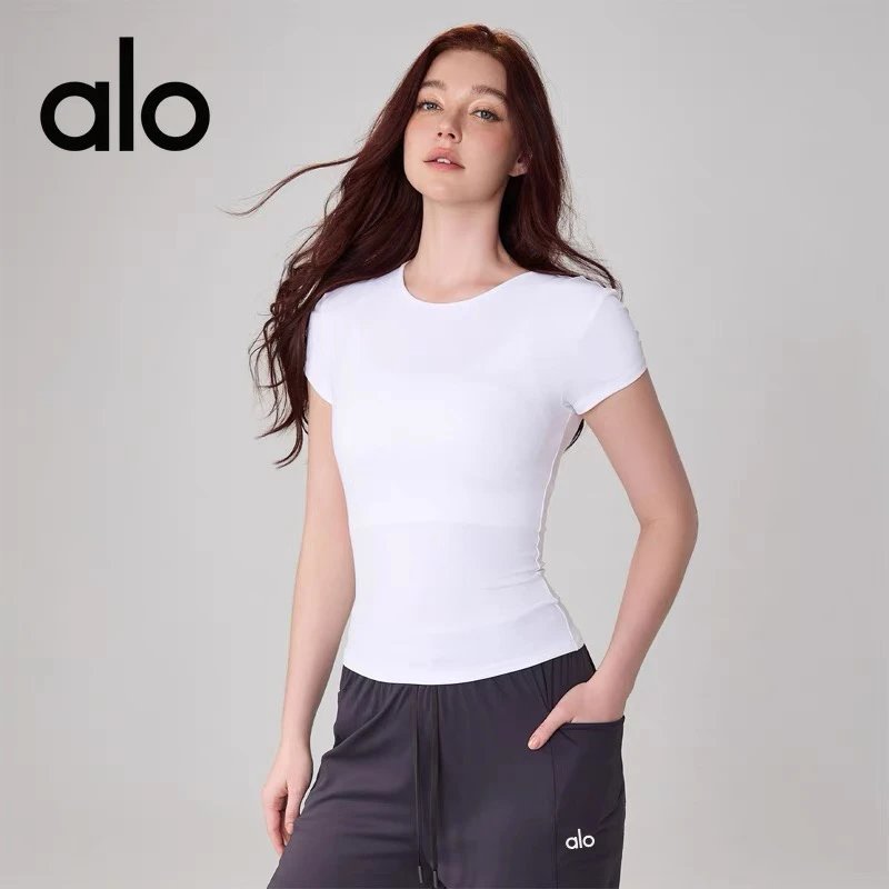 Alo T-Shirts Fitted crew-neck short-sleeve performance T-shirt image 3