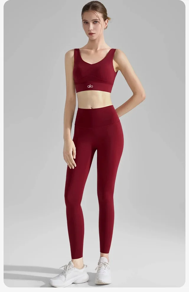 Alo Yoga Underwear Color-block V-neck sports bra product detail image 17