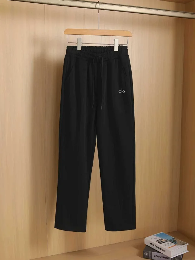 Alo Yoga Tracksuits Zip-up hooded sweatshirt and straight-leg sweatpants set product detail image 7