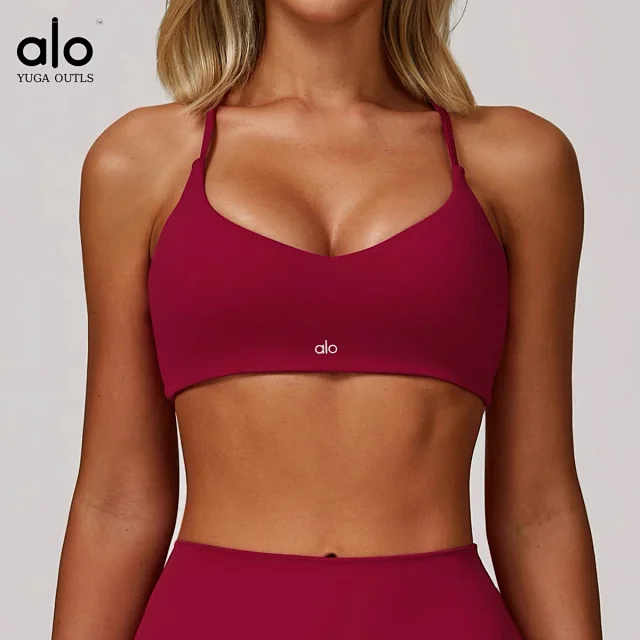 Alo Yoga Underwear Strappy keyhole-back sports bra product detail image 9
