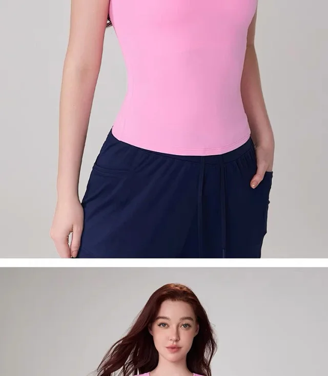 Alo T-Shirts Fitted crew-neck short-sleeve performance T-shirt product detail image 41
