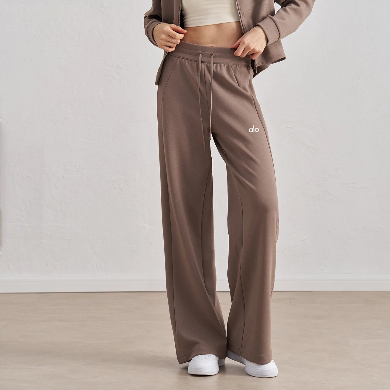 Alo Yoga Trousers Drawstring wide-leg image 6