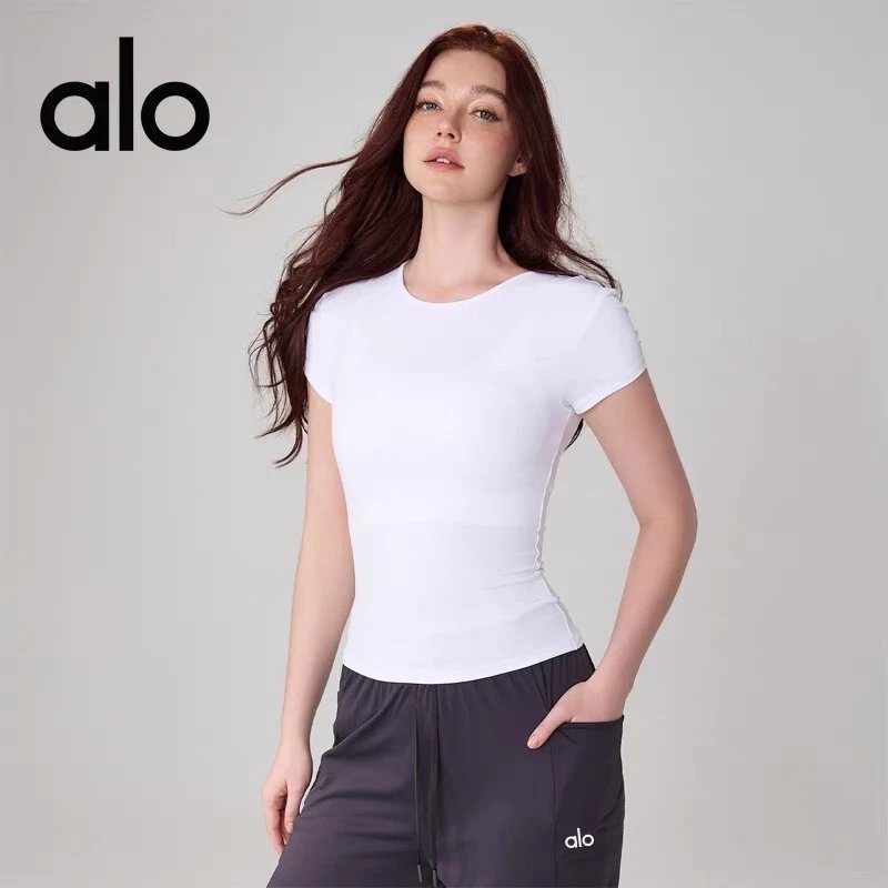 Alo T-Shirts Fitted crew-neck short-sleeve performance T-shirt — white
