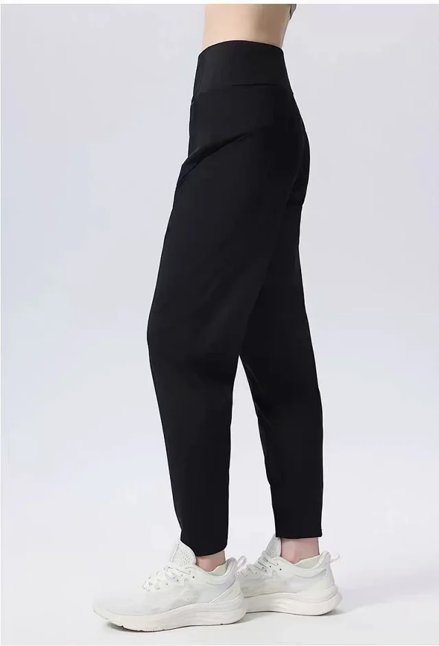 Alo Yoga Trousers High-Waisted Tapered Performance product detail image 25