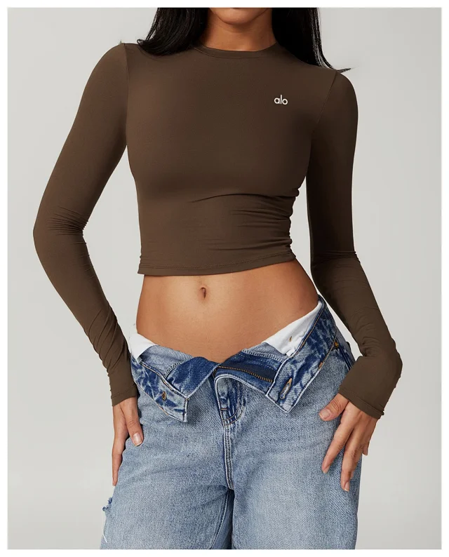 Alo Shirts Cropped crew-neck long-sleeve top product detail image 28