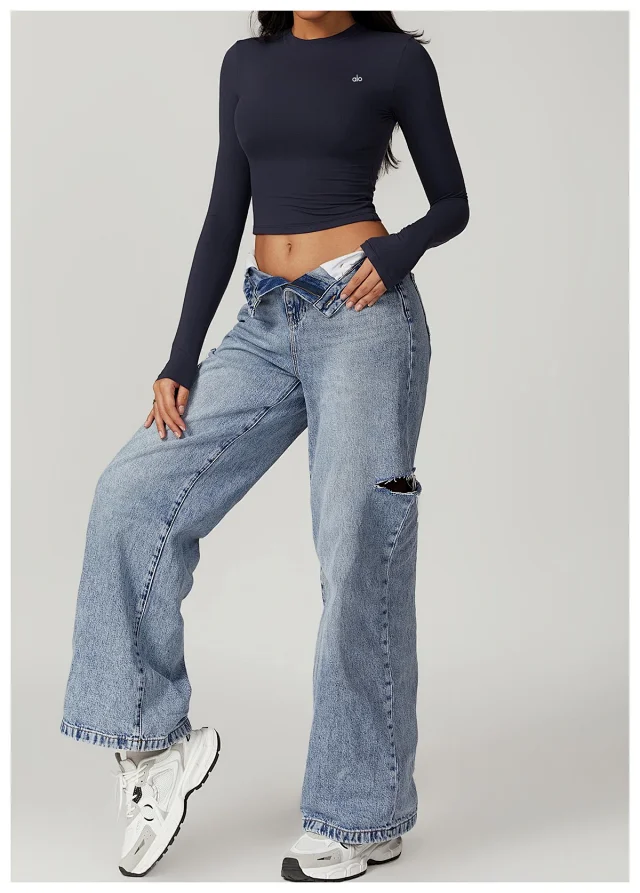 Alo Shirts Cropped crew-neck long-sleeve top product detail image 51
