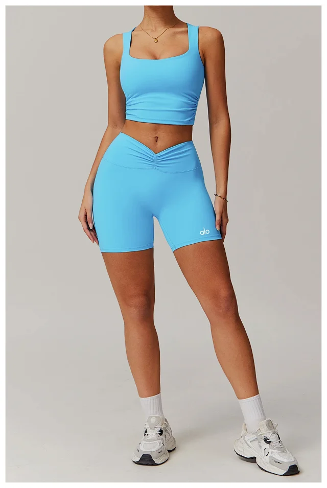 Alo Yoga Square-Neck Cropped Sports Tank Top with Side Ruching product detail image 17