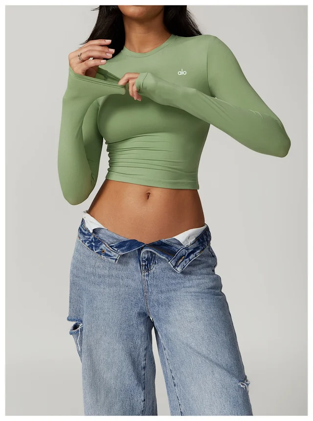 Alo Shirts Cropped crew-neck long-sleeve top product detail image 43