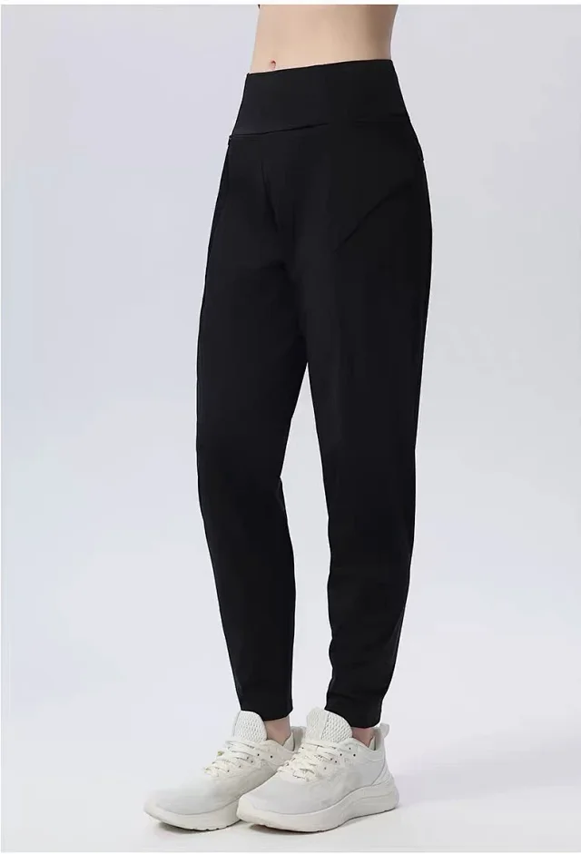 Alo Yoga Trousers High-Waisted Tapered Performance product detail image 24