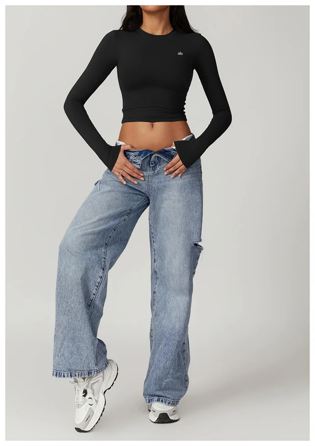 Alo Shirts Cropped crew-neck long-sleeve top product detail image 25