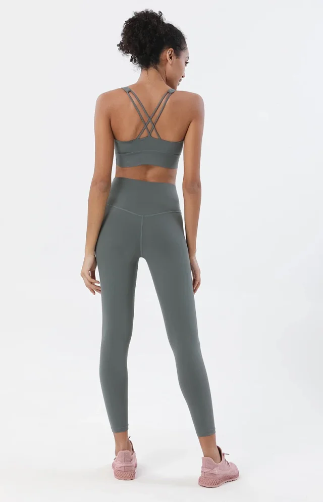Alo Underwear Crisscross Back Sports Bra product detail image 25