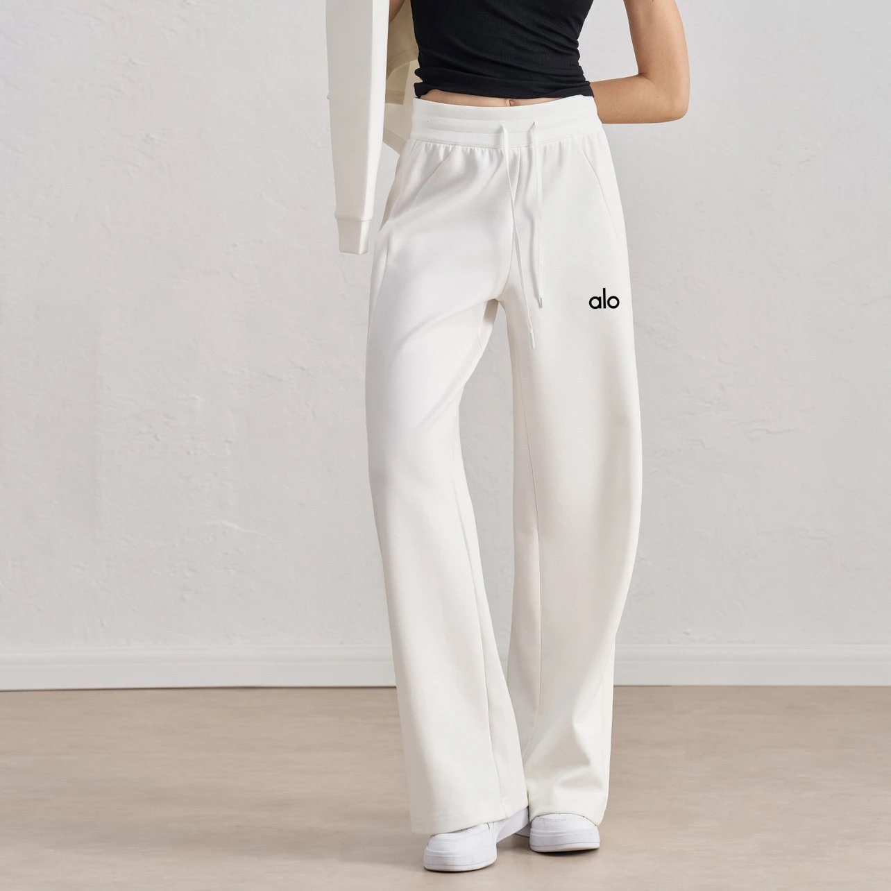 Alo Yoga Trousers Drawstring wide-leg image 8