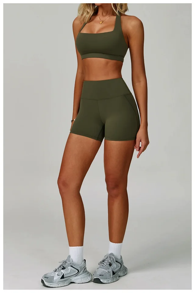 Alo Yoga Matching Sets Halter sports bra and high-waisted bottoms set product detail image 47
