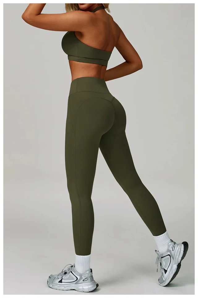 Alo Yoga Matching Sets Halter sports bra and high-waisted bottoms set product detail image 52