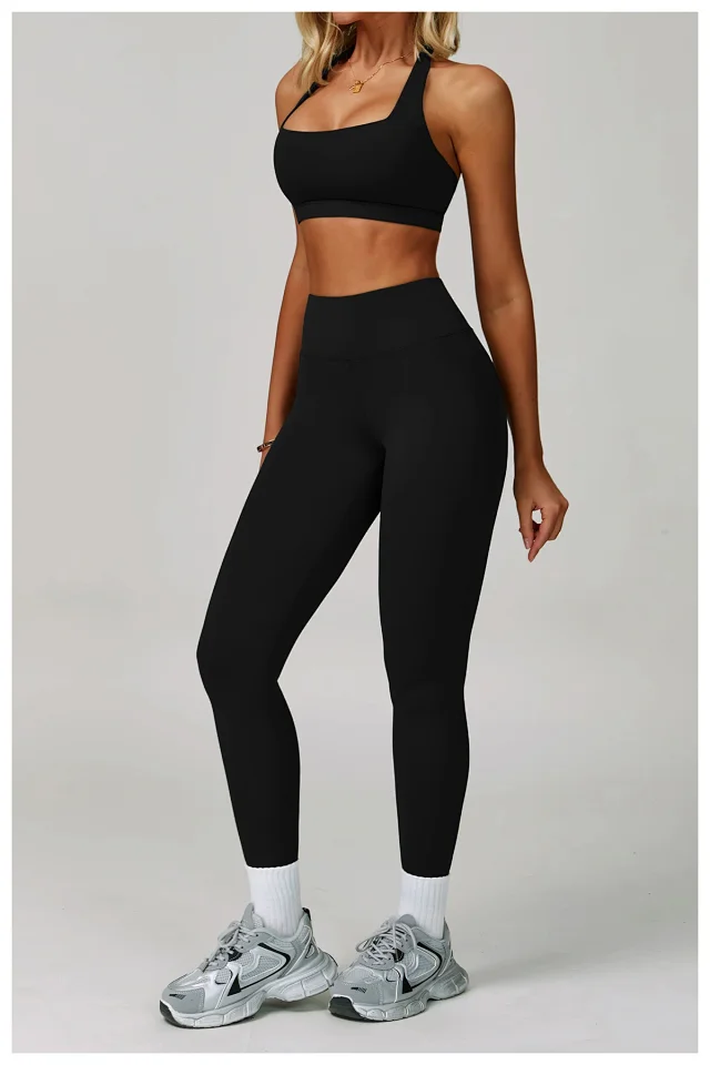 Alo Yoga Matching Sets Halter sports bra and high-waisted bottoms set product detail image 34