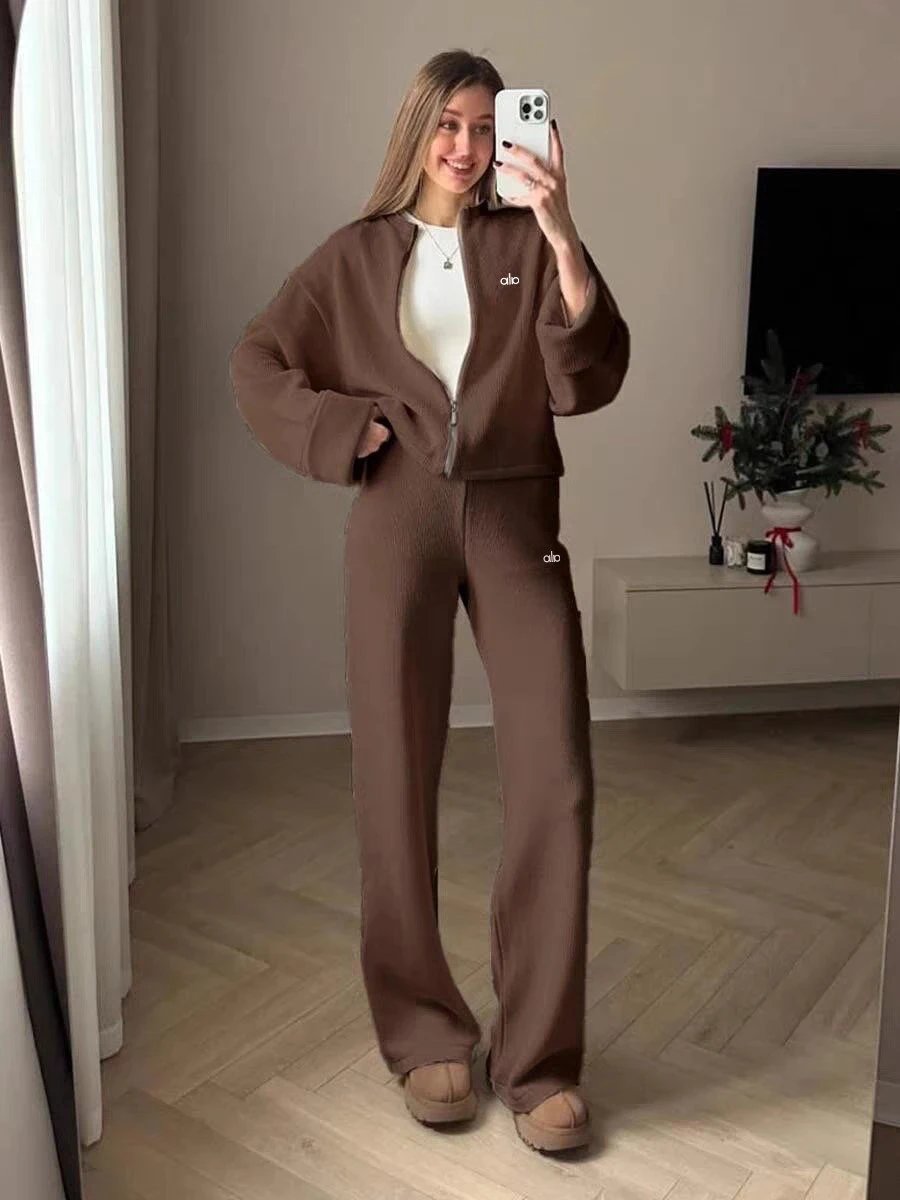 Alo Tracksuits Knitted zip-up jacket and wide-leg trousers set image 2
