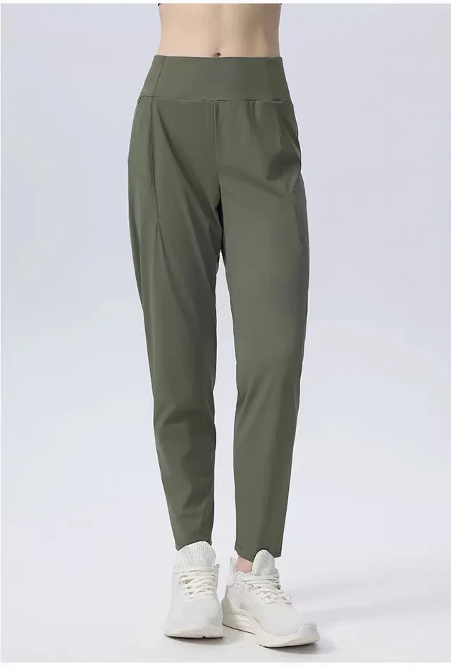 Alo Yoga Trousers High-Waisted Tapered Performance product detail image 18
