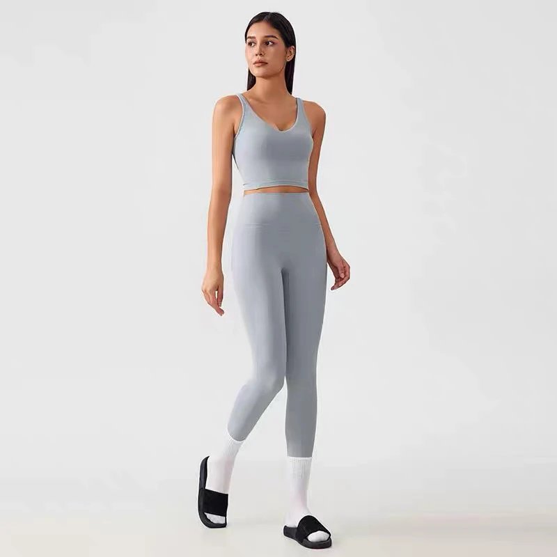 Design Cropped Sports Bra and High-Waisted Leggings Set Khaki Green Activewear - 38