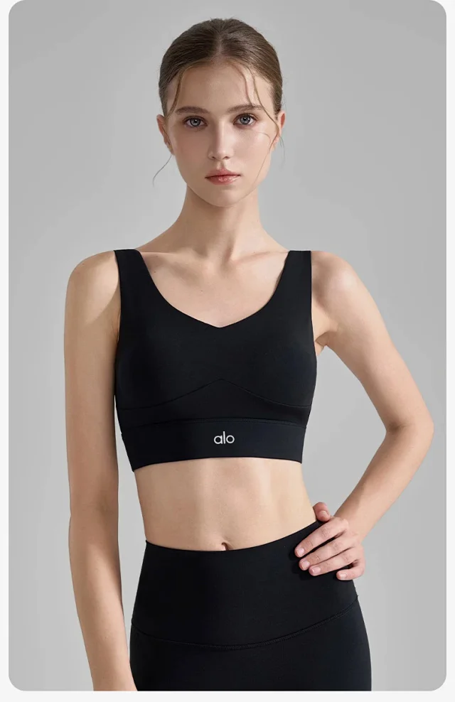 Alo Yoga Underwear Color-block V-neck sports bra product detail image 19