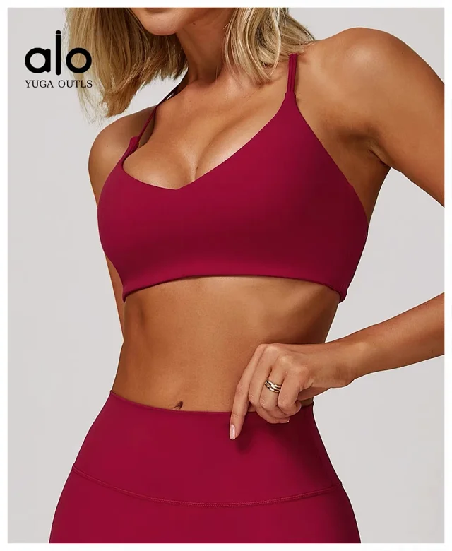 Alo Yoga Underwear Strappy keyhole-back sports bra product detail image 26