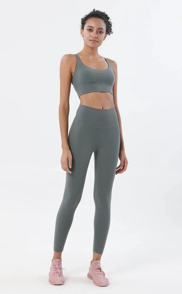 Alo Underwear Crisscross Back Sports Bra product detail image 23