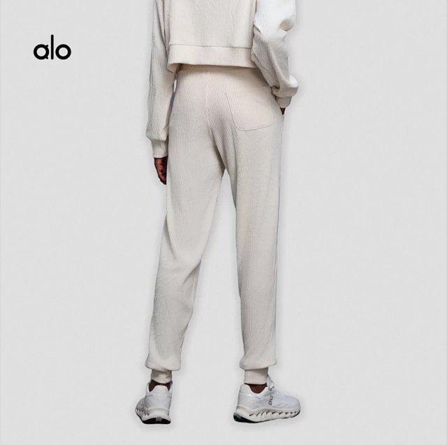 Alo Pants: seller detail photo 4