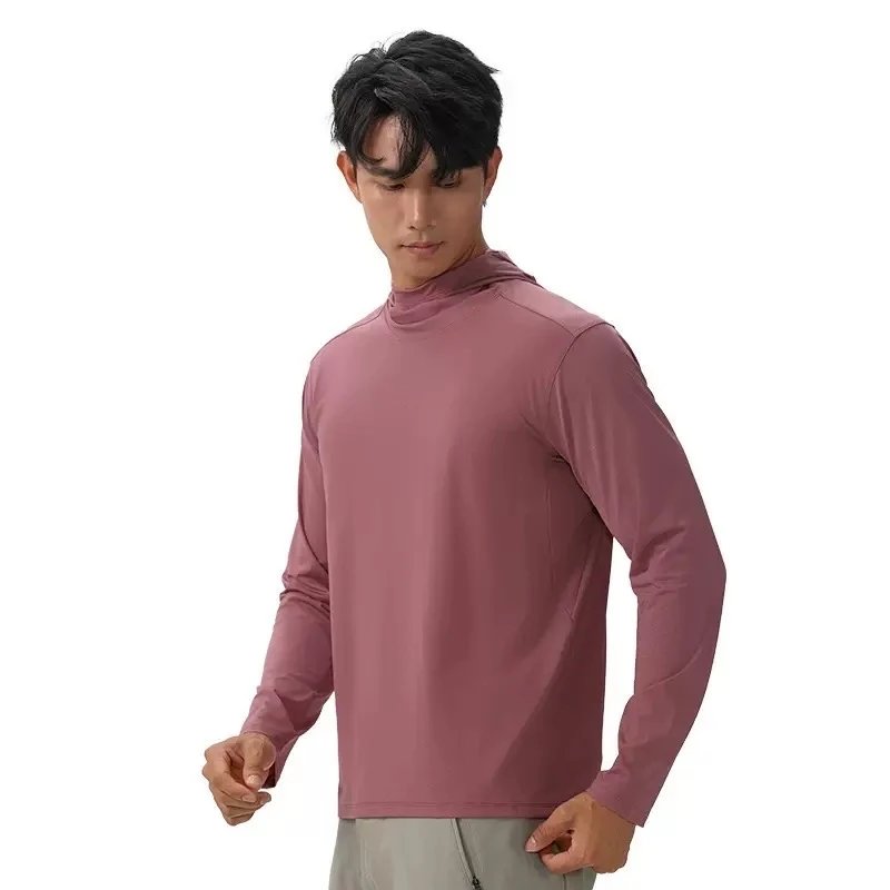 莓红色