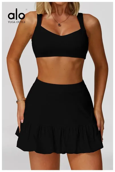 Alo Yoga Outls Cream Square-Neck Sports Bra Activewear - 34