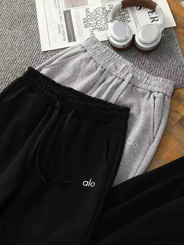 Alo Yoga Tracksuits Zip-up hooded sweatshirt and straight-leg sweatpants set product detail image 19