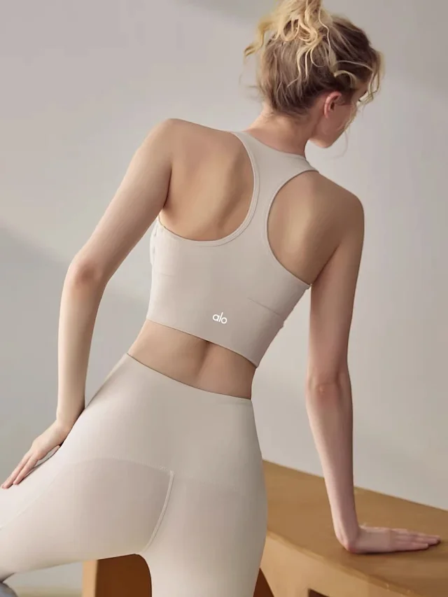 Alo Yoga Underwear Racerback Longline Sports Bra product detail image 4