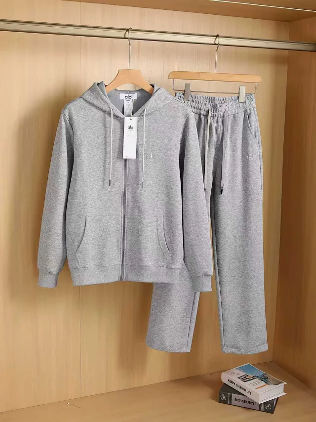 Alo Yoga Tracksuits Zip-up hooded sweatshirt and straight-leg sweatpants set product detail image 2