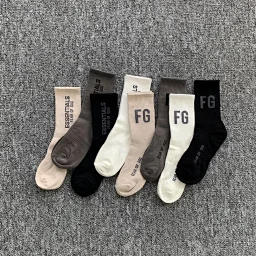 thumbnail for 纯棉！富贵FG字母袜子主线 潮流街头运动男女中筒袜子