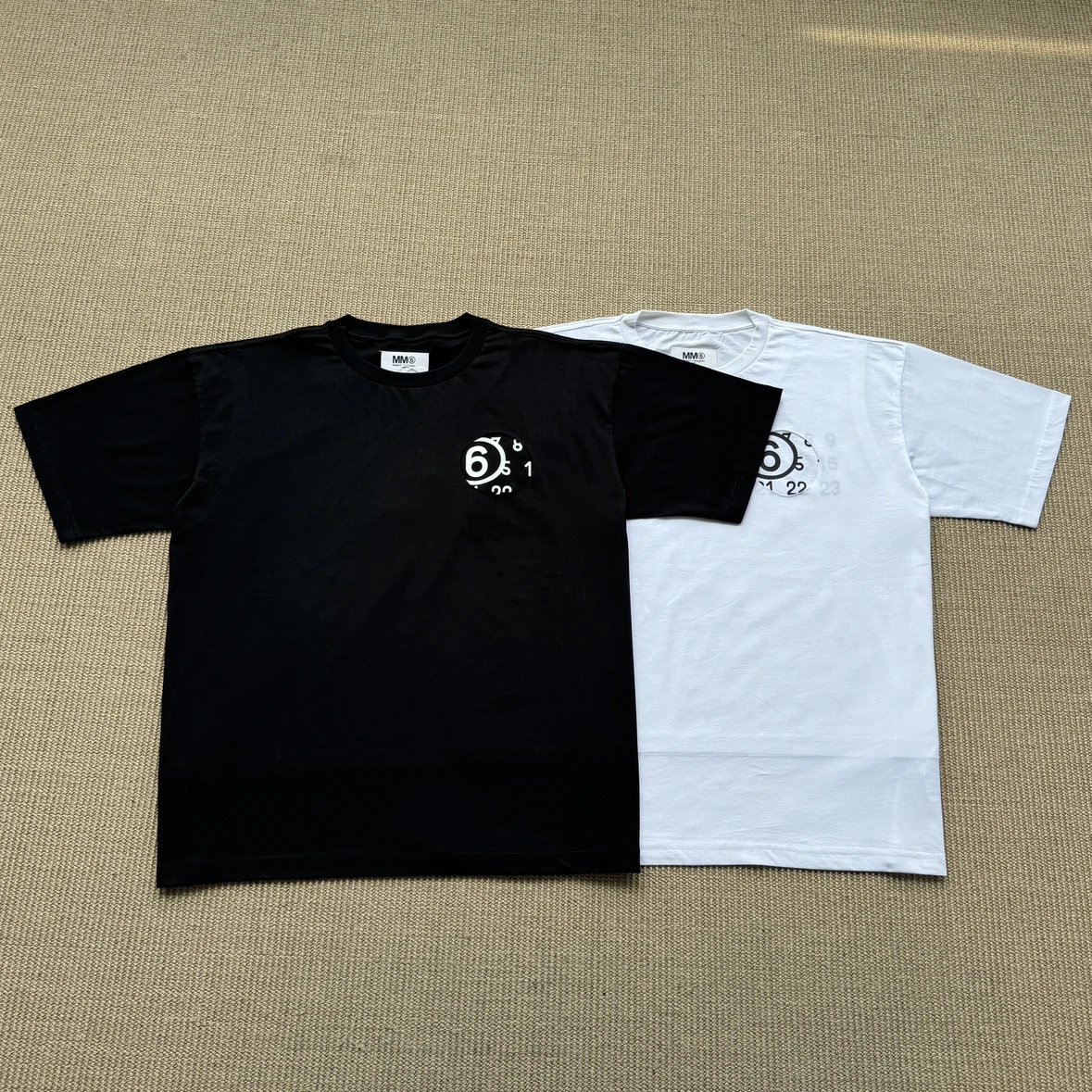 Beef special offer! Previously 199! MM6 double-layer digital letter printed hollow short sleeved T-shirt for both men and women