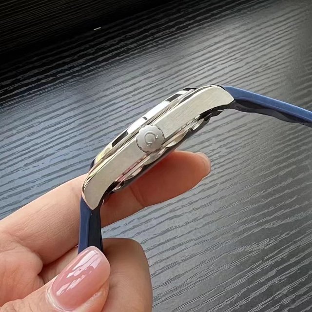 Omega Watch: seller detail photo 11