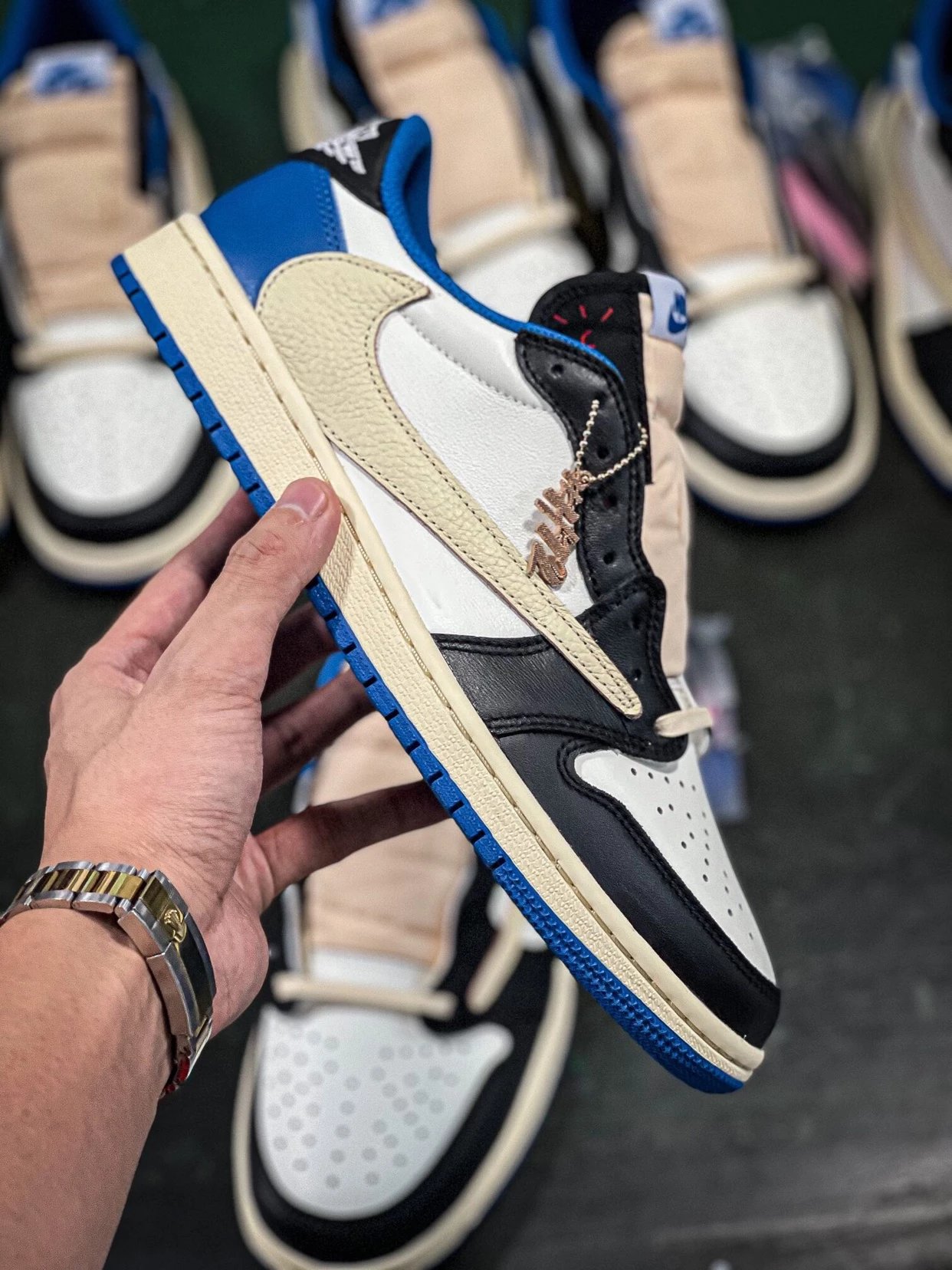 H12 AJ1 Low x TS x Fragment Design Hook Lightning Joint Low Help