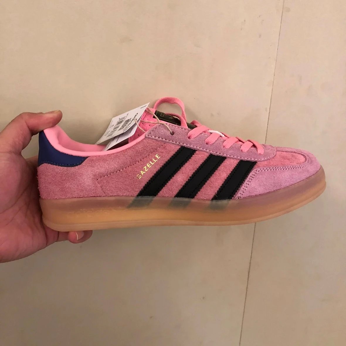 Black & Pink IE7002