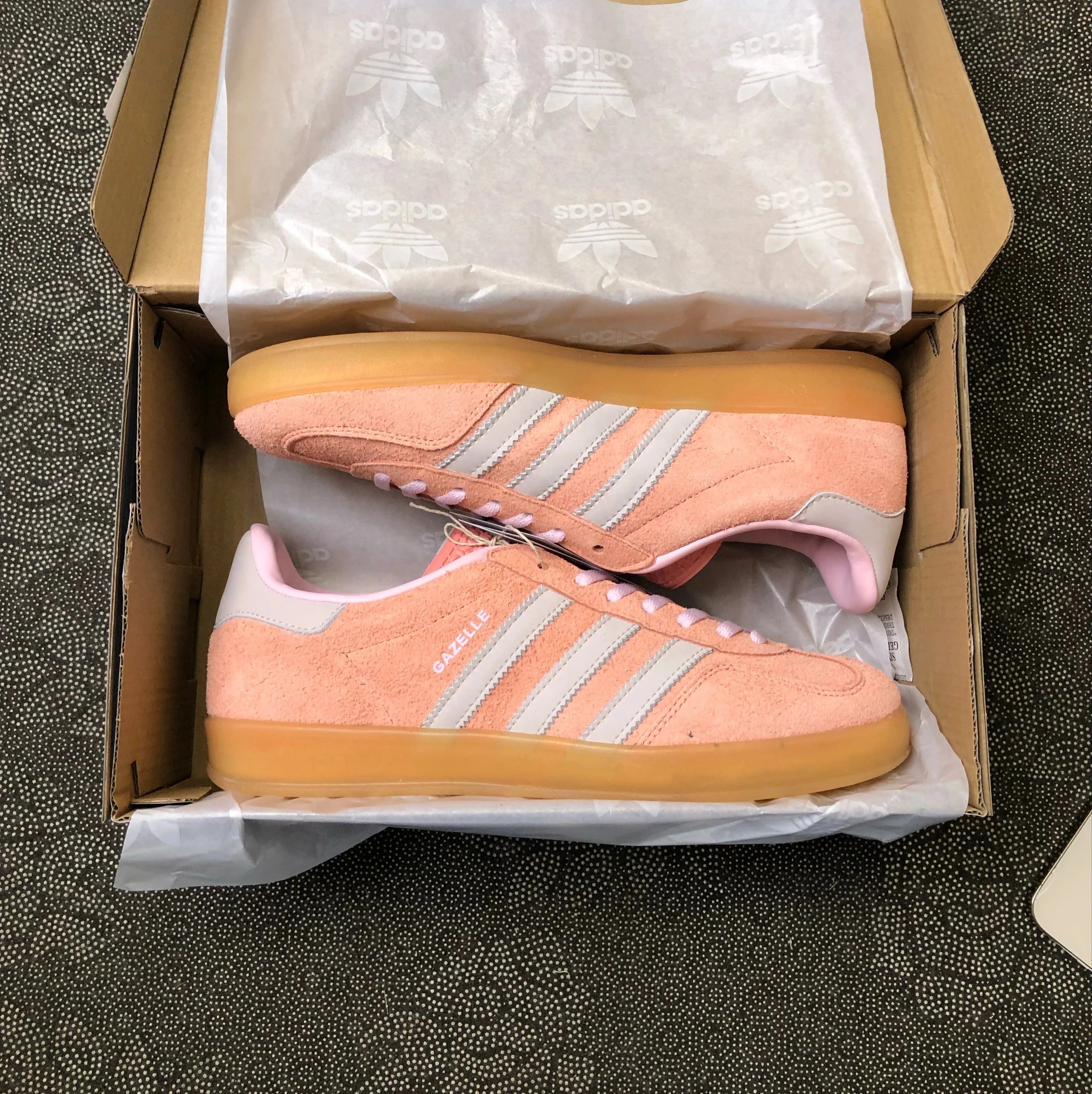 Pink IE2946
