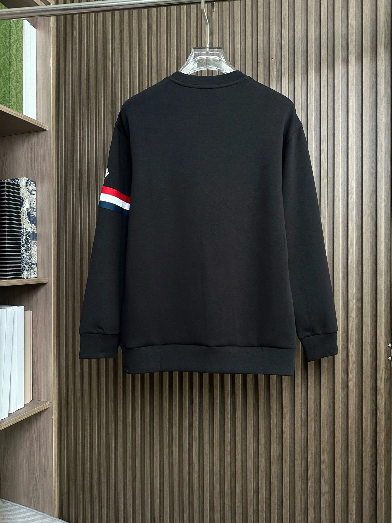 Mon sweatershirt 10