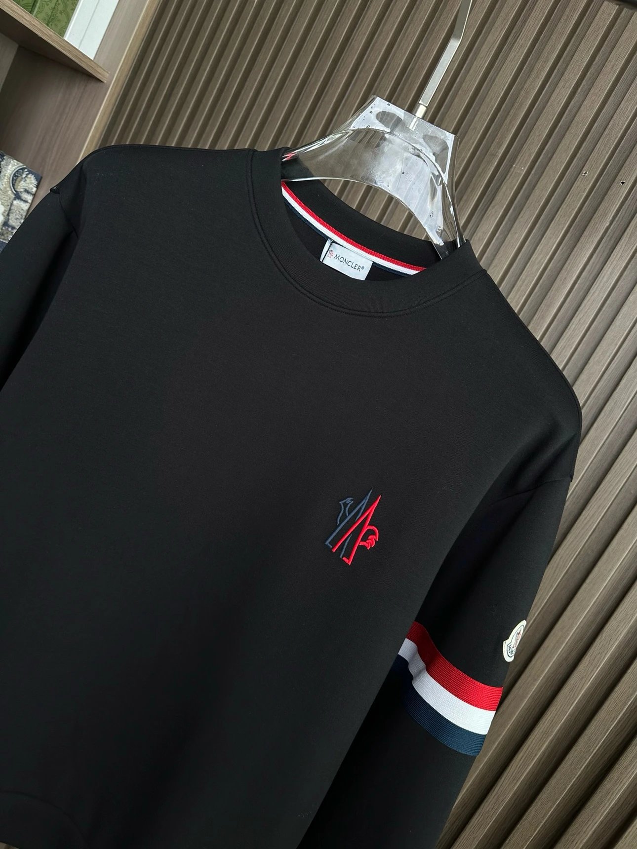 Mon sweatershirt 11