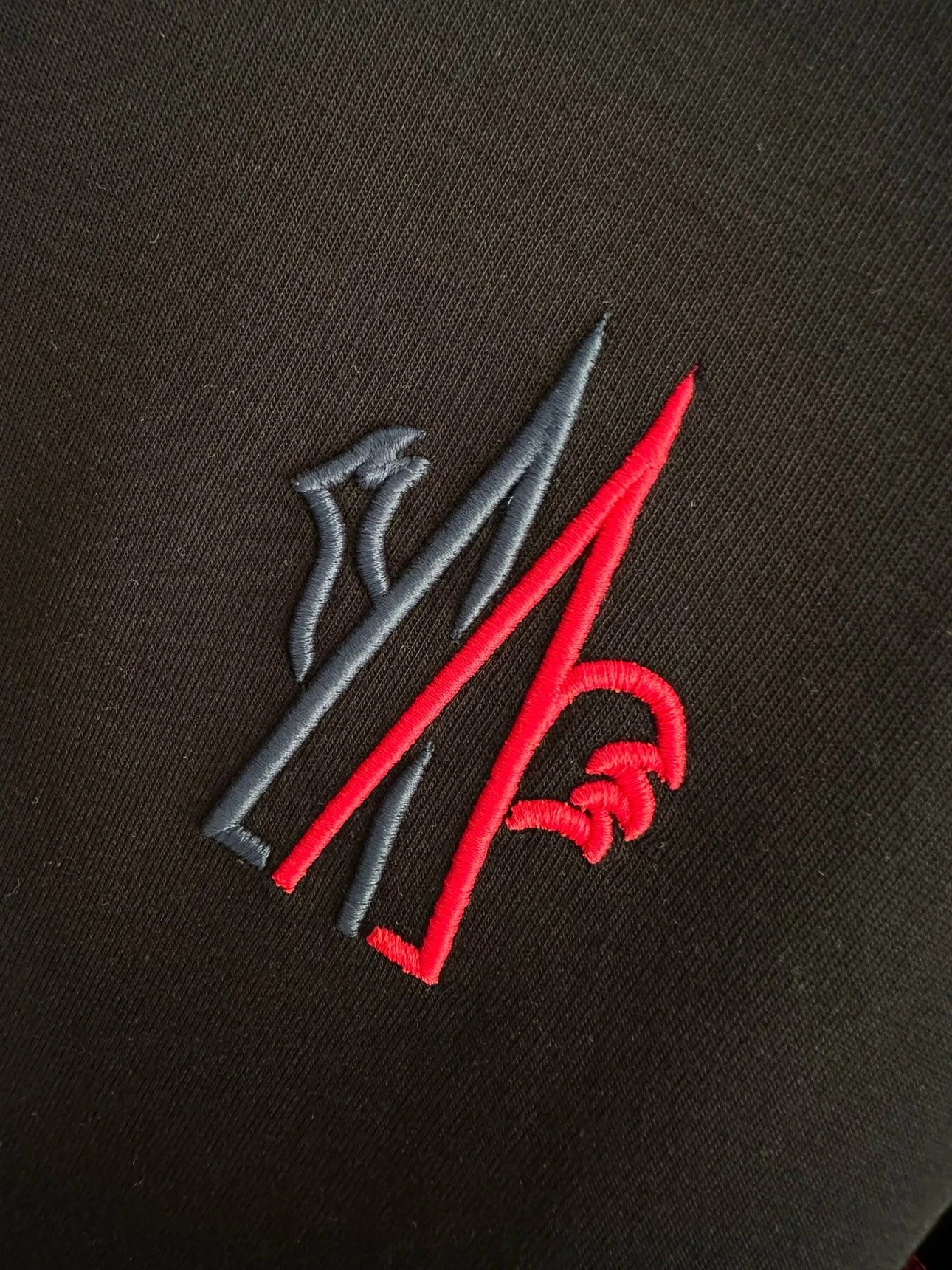 Mon sweatershirt 14