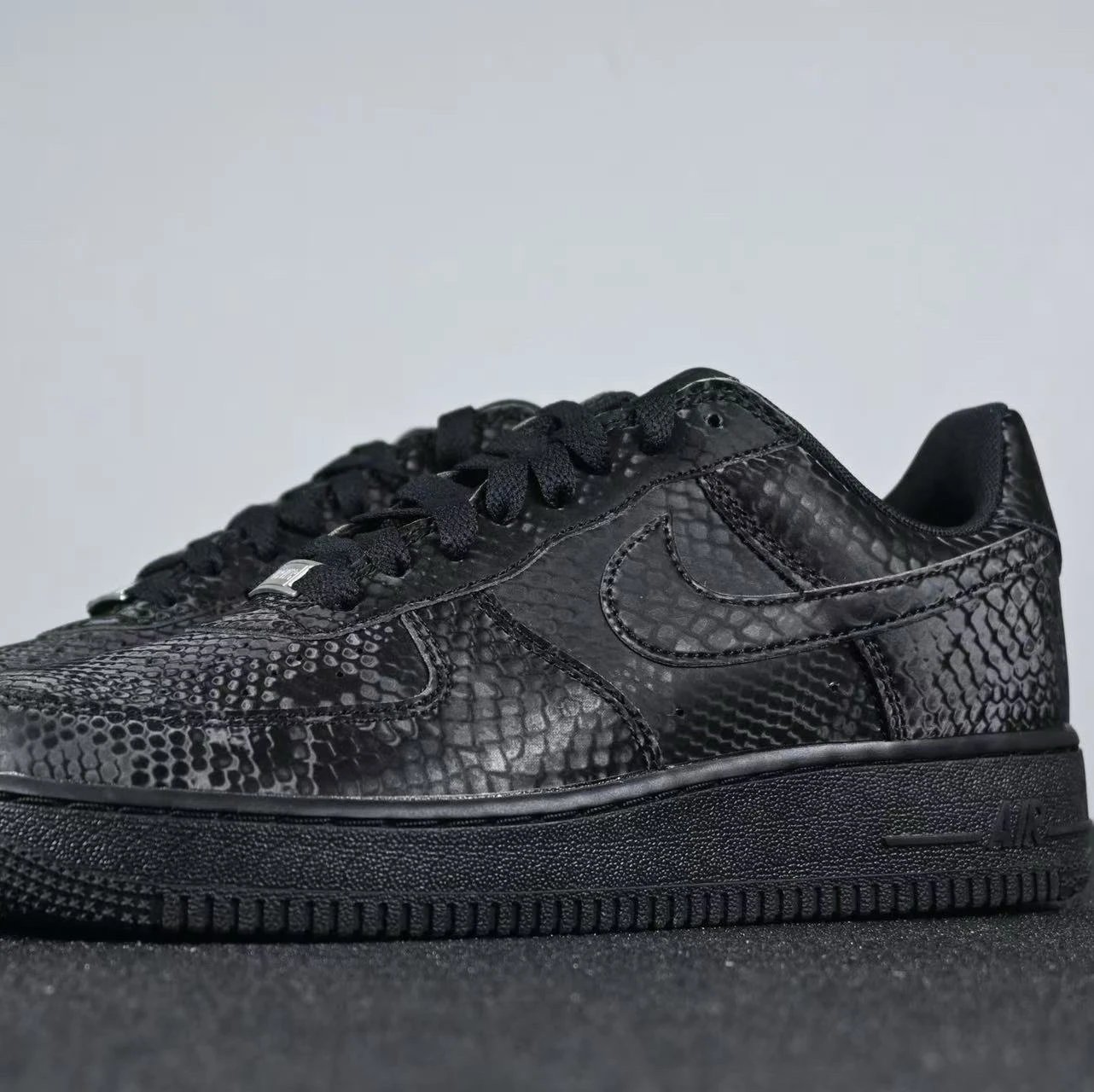 KOBE Black Snake