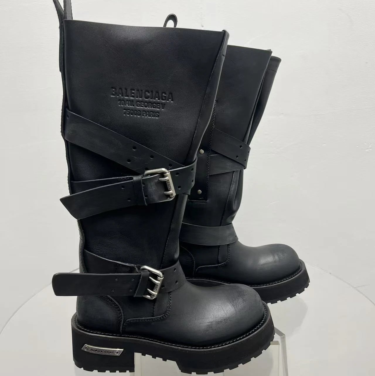 Venom multiple straps black