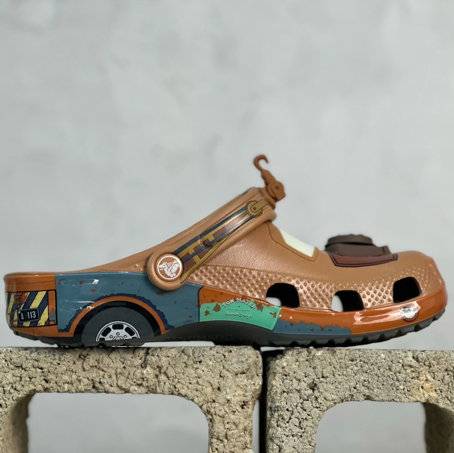 Crocs Mcqueen · 4
