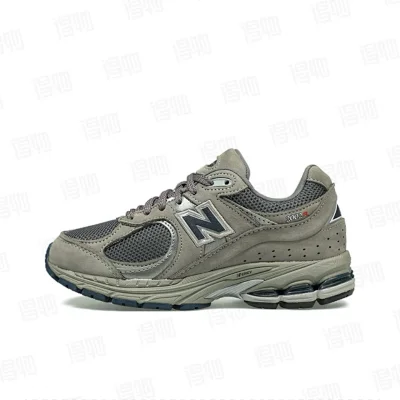 NEW BALANCE 2002R