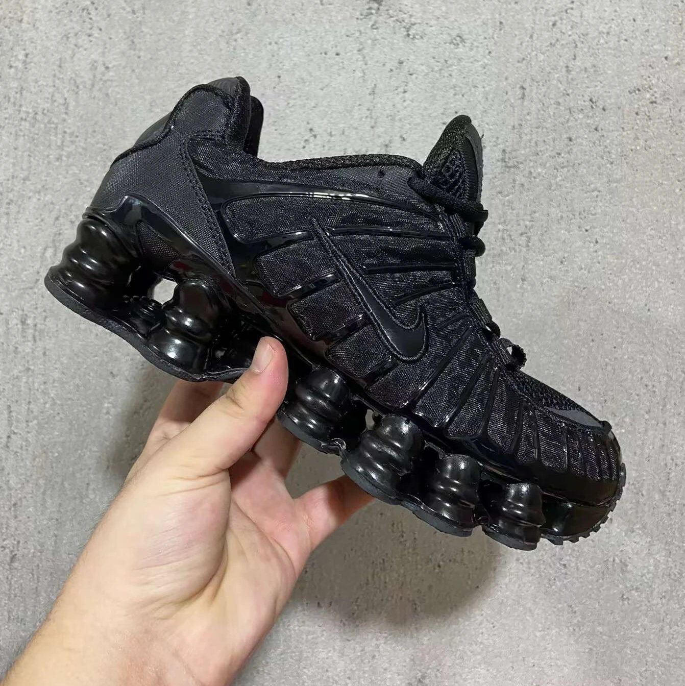 NK SHOX TL 十三柱气垫运动鞋
