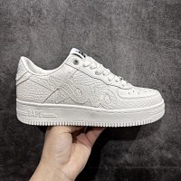 crocodile white
