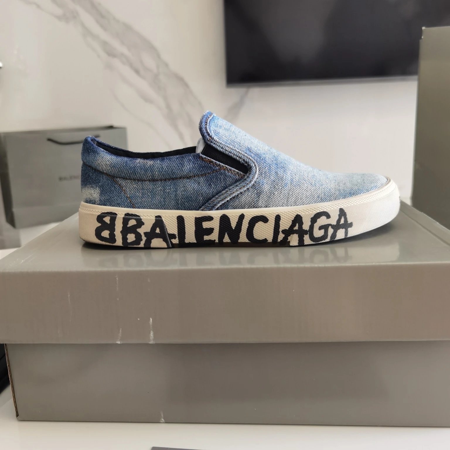 Logo Blue Denim Low-Top Slip-On