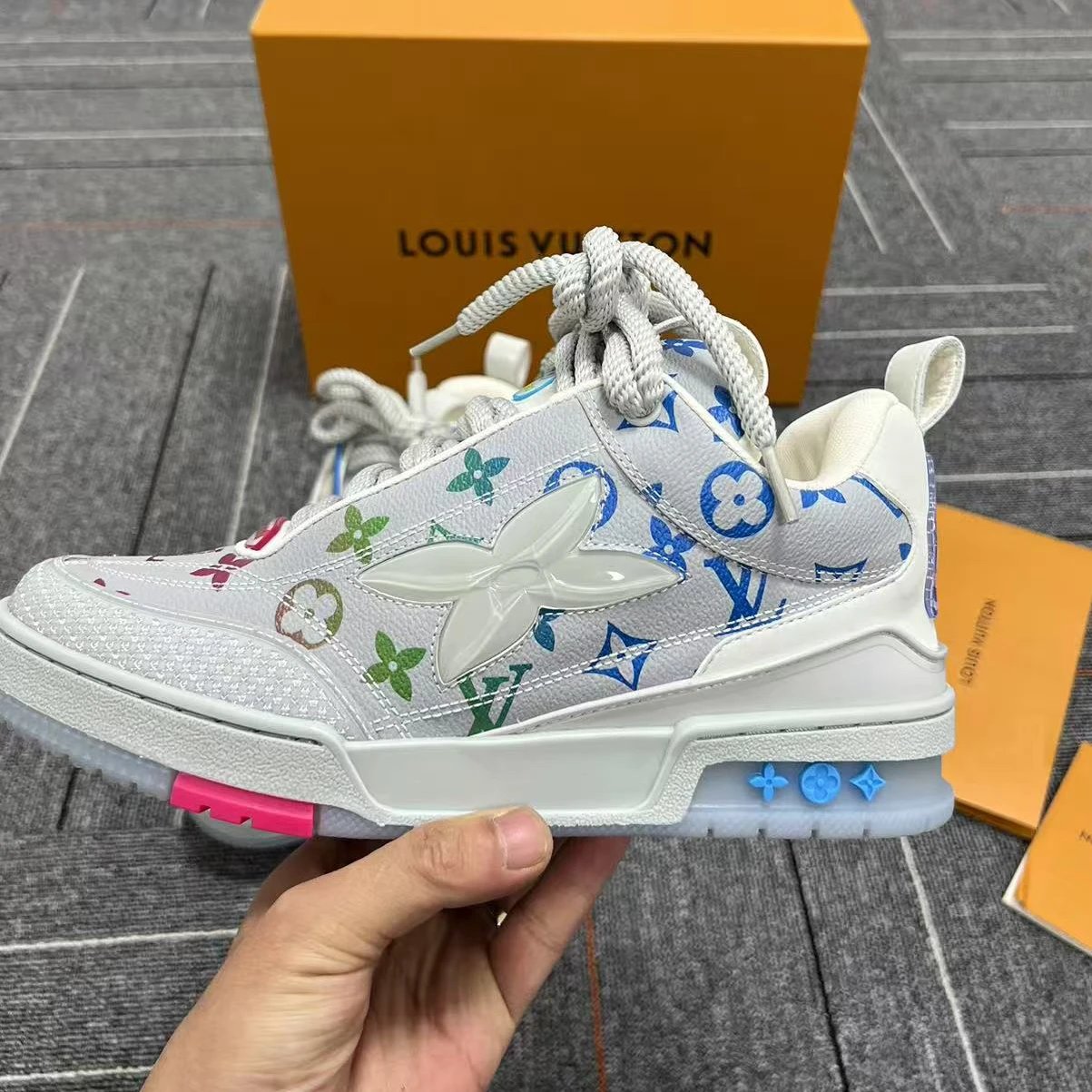 Grey White Logo Big Floral